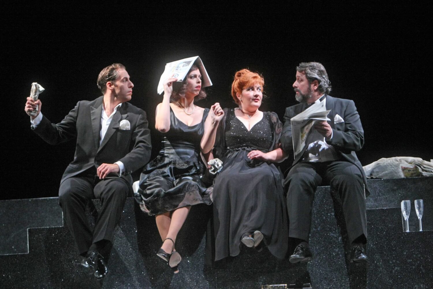 Aaron Fox (Alexander Franzen), Georgia (Ulrike Barz), Carmen (Kerstin Kluge) und Oscar (Stephan Mertl) in der Coburger DSE von "Curtains".