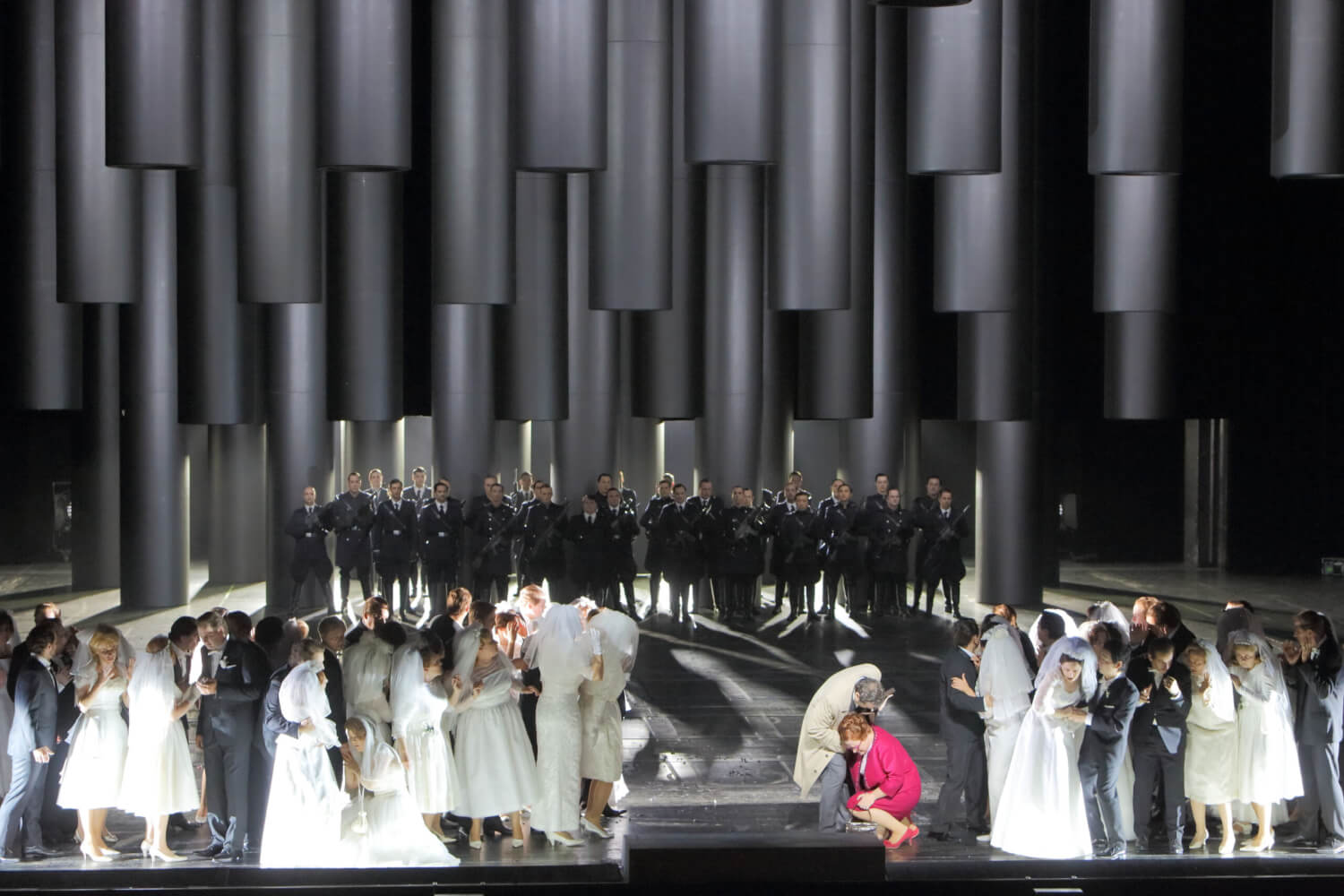 Christoph Stephinger (Melcthal), Jennifer Johnston (Hedwige) und der Chor der Bayerischen Staatsoper