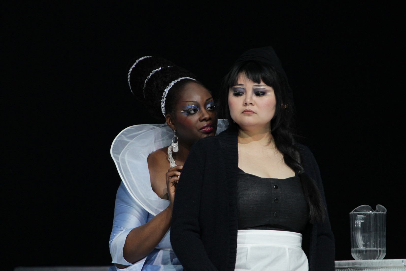 In Liebe zu Radamès vereint: Jeniece Golbourne als Amneris und Lina Liu als Aida.