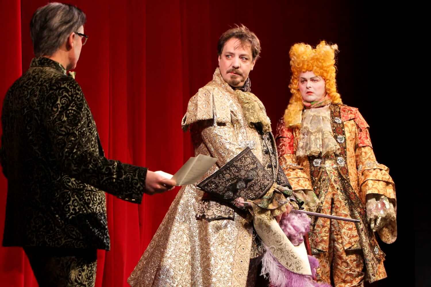 Daniel Scholz, Thomas Klenk und Thomas Nunner im "Menschenfeind" am Staatstheater Nürnberg.