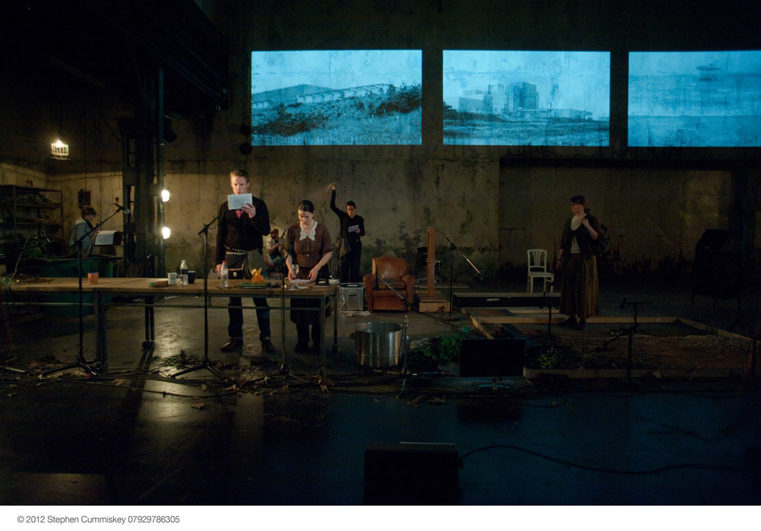 Nikolaus Benda, Ruth Marie Kröger, Ruth Sullivan in "Die Ringe des Saturn" in Köln.