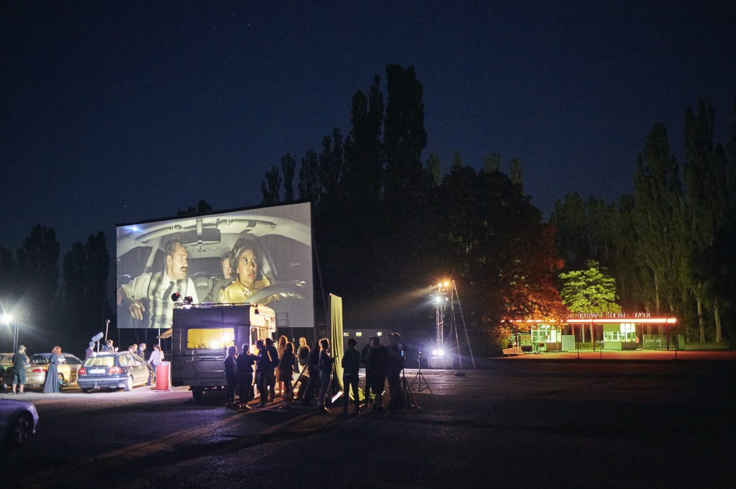 Szene aus dem neuen Pollesch-Abend im Autokino.