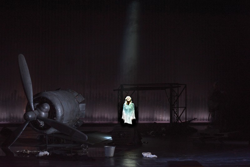 Angela Denoke als 'Königin' am Nationaltheater Mannheim 