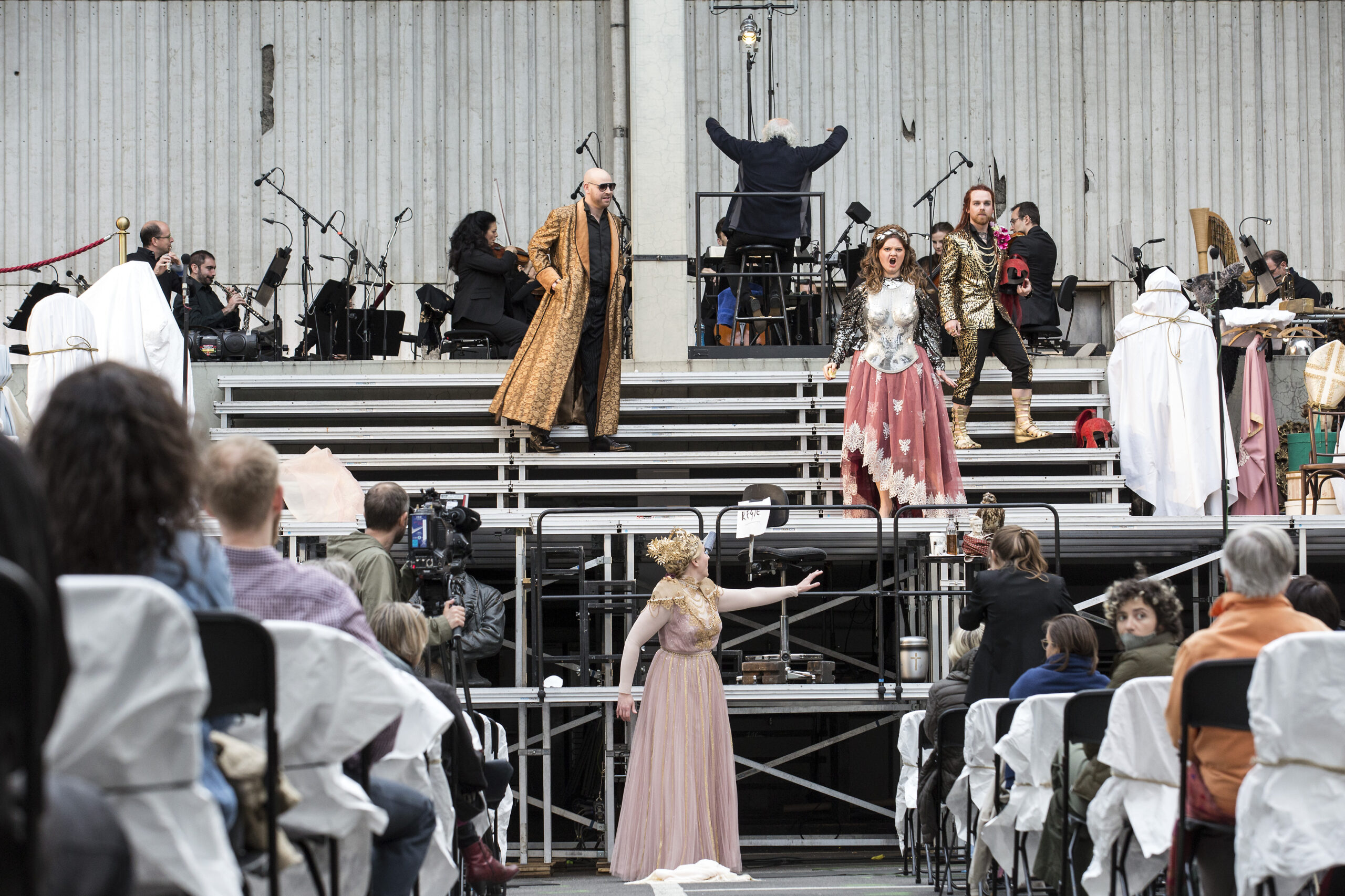 Open Opera: Szene aus der Rheingold-Adaption auf dem Parkdeck der Deutschen Oper