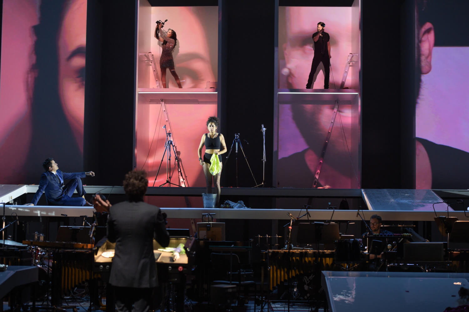 Unter dem Druck der Selbstperformance: Shachar Lavi (Wendla), Christopher Diffey (Melchior), Magid El-Bushra (Moritz) und Anna Hybiner (Ilse).