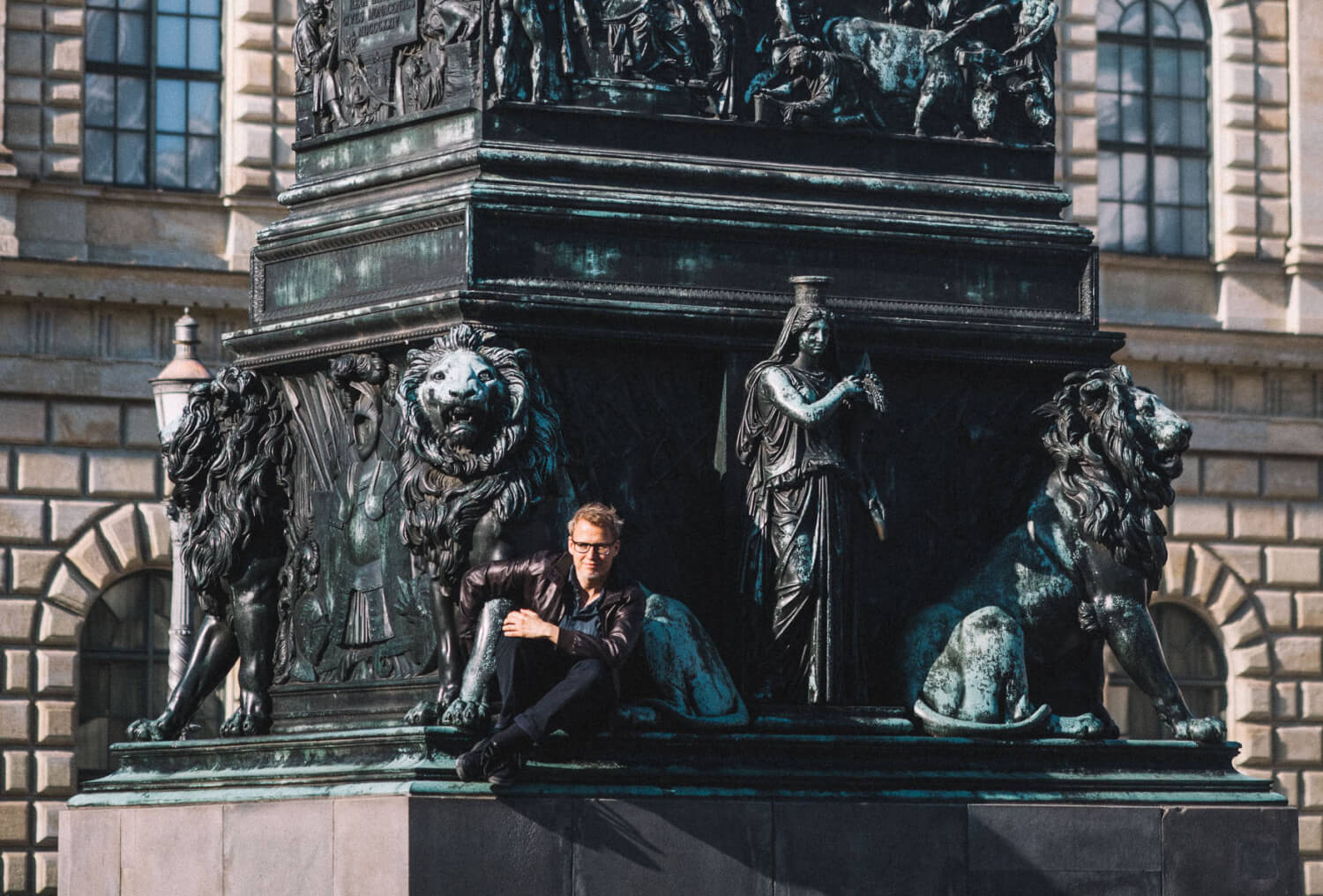 Falk Richter, Hausregisseur der Münchner Kammerspiele, im Juni noch frohgemut in den Klauen des bayerischen Löwen