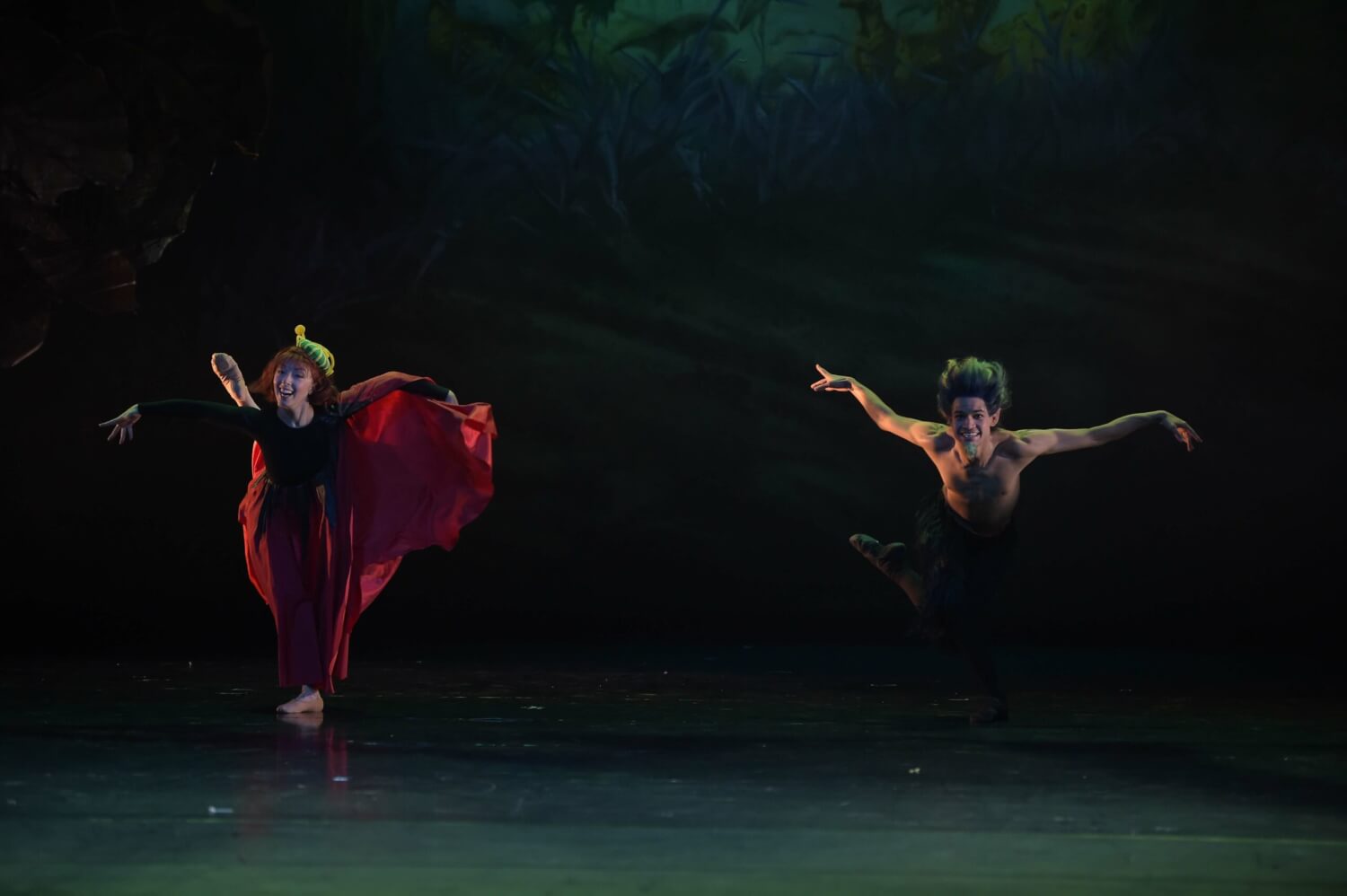 Maya Mayzel und Gabriel Mathéo Bellucci in „Ein Sommernachtstraum“ am Theater Ulm