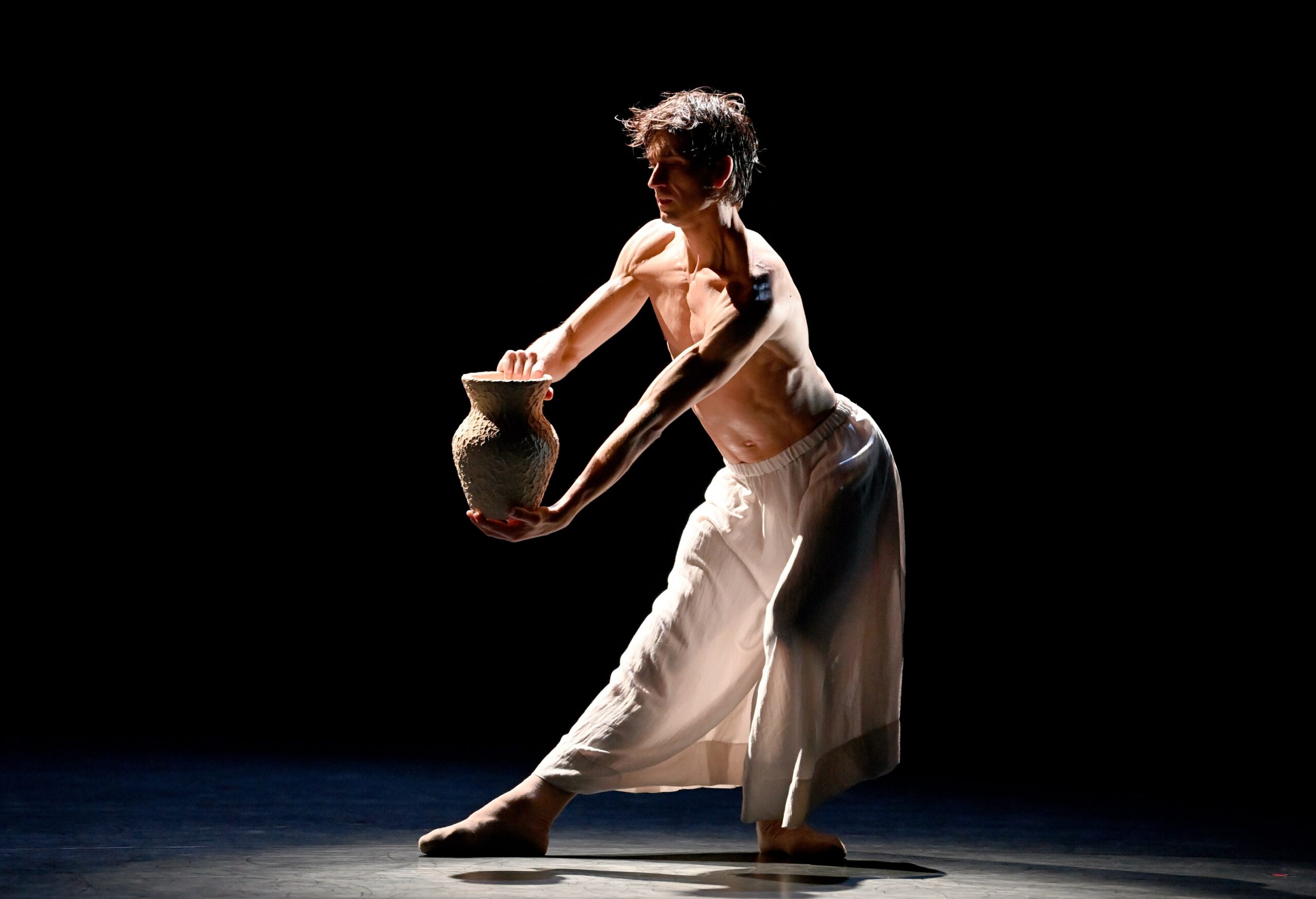 Tänzer Friedemann Vogel in Alessandro Giaquintos Hölderlin-basiertem Ballett „Was Bleibet“