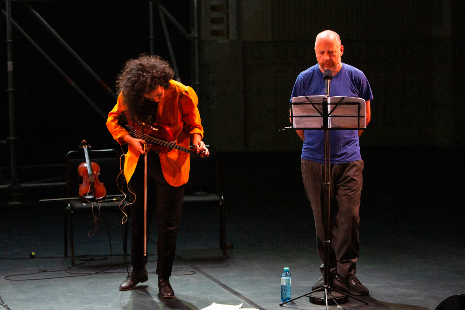 Aisha Orazbayeva und Tim Etchells in „Heartbreaking Final“