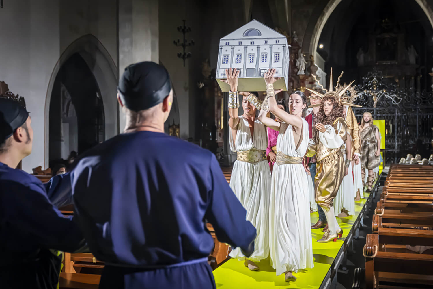 Zum Auftakt der Saison in Luzern feiert das Theater sich selbst.