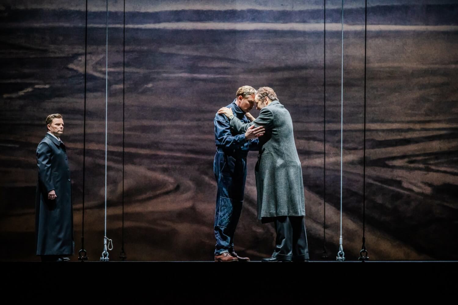 Szene aus "Der Sturz des Antichrist" an der Oper Leipzig