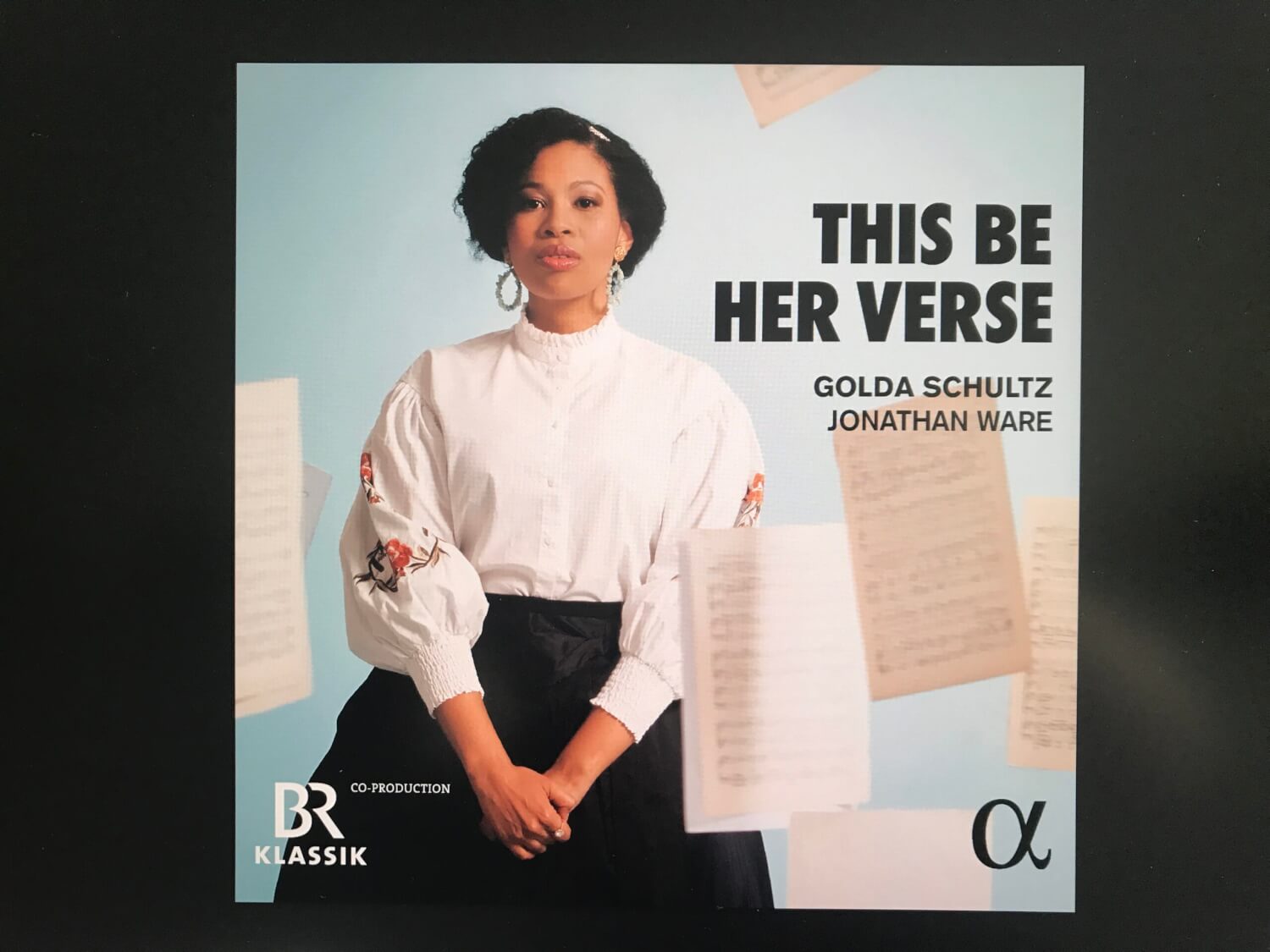 Cover „This be Her Verse“, Alpha799 