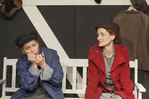 Ursula Berlinghof und Lisa Wildmann in „Altes Land“ der Theaterei Herrlingen.