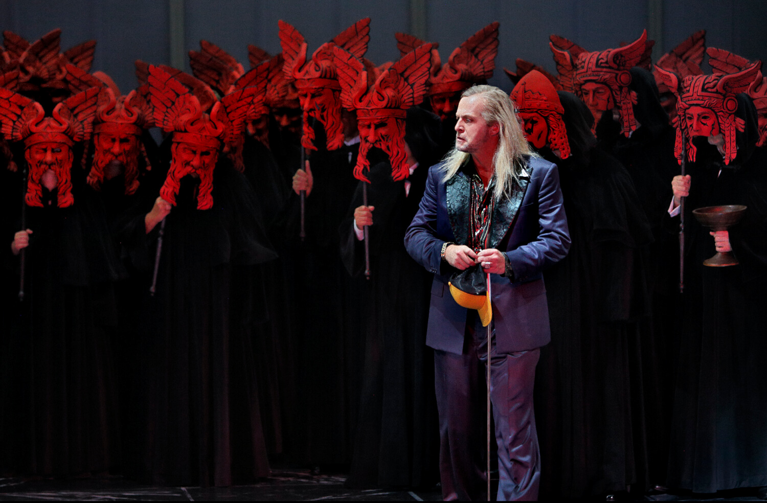 Michael Kupfer-Radecky (Gunther) und der Bayreuther Herrenchor