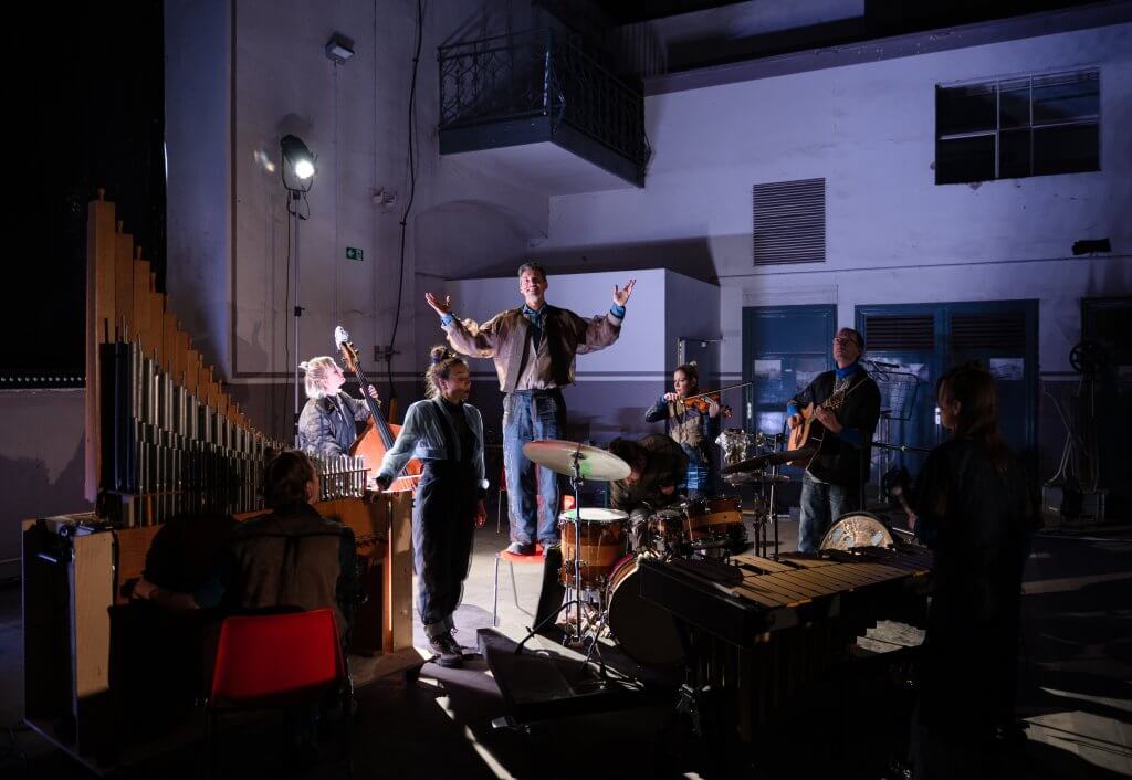 „Chemie gibt Brot, Wohlstand und Schönheit“ am Jungen Nationaltheater Mannheim