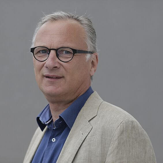 Zu sehen ist Lutz Hillmann, Intendant des Deutsch-Sorbischen Volkstheaters Bautzen