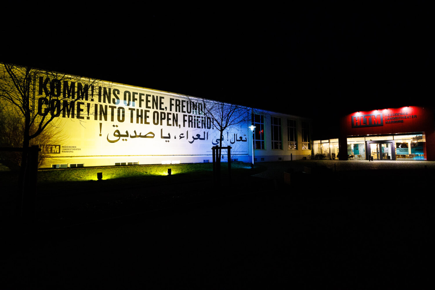 Hessisches Landestheater Marburg Zu sehen ist das Hessische Landestheater Marburg bei Nacht