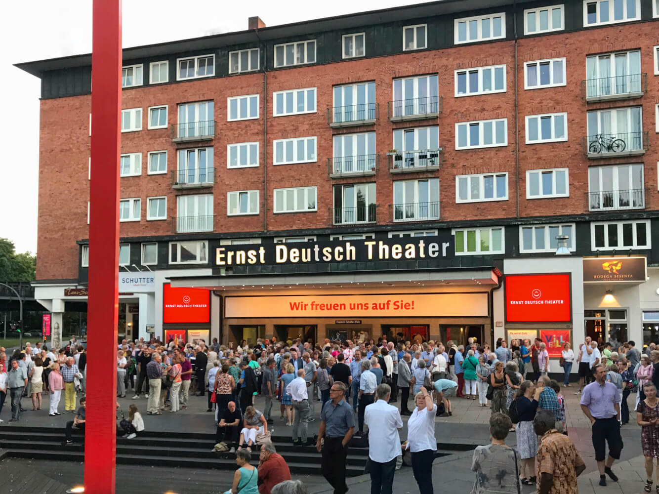 Hausfoto_Ernst Deutsch Theater_c_Oliver Fantitsch Zu sehen ist das Ernst Deutsch Theater in Hamburgu