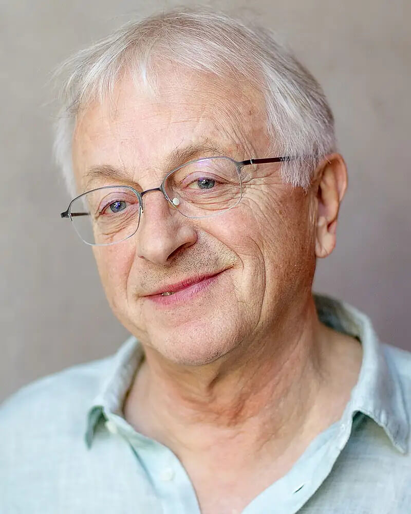 Man sieht Klaus Schweizer, Geschäftsführer des Comedia Theaters Köln