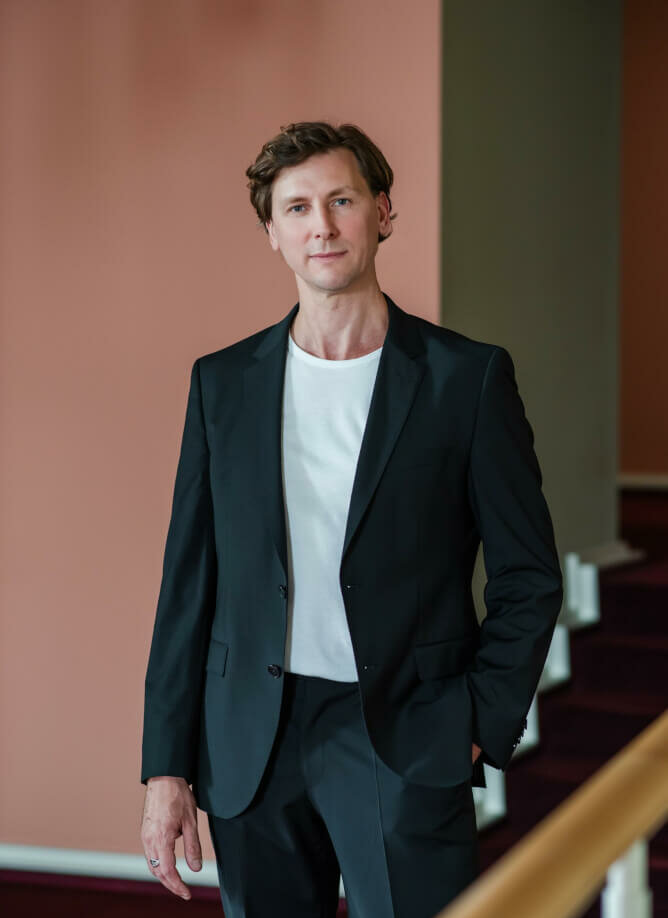 Man sieht Rémy Fichet, Ballettdirektor an der Oper Leipzig