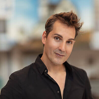 Man sieht Alfonso Palencia, Ballettdirektor am Stadttheater Bremerhaven