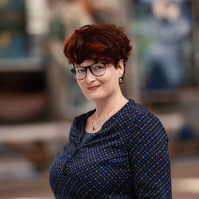 Zu sehen ist Bianca Sue Henne, Leiterin des Jungen Theaters JUB am Stadttheater Bremerhaven