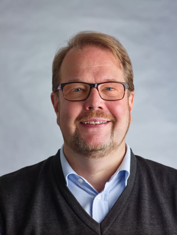 Zu sehen ist Daniel Böhm, kommissarischer Künstlerischer Direktor am Pfalztheater Kaiserslautern
