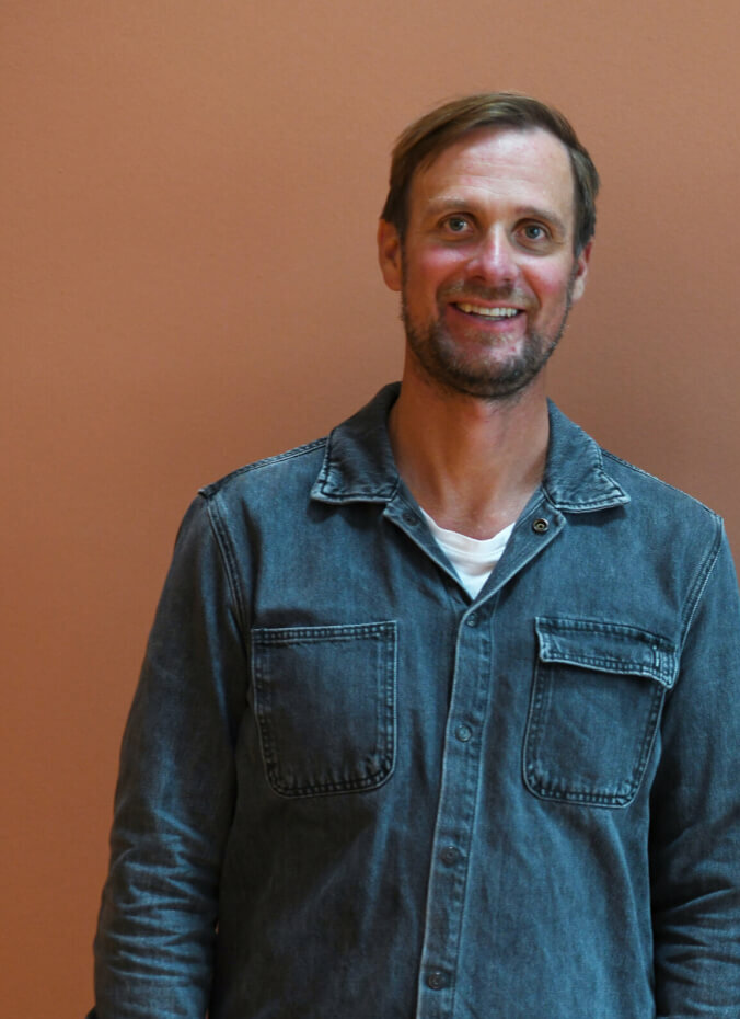 Zu sehen ist Frederik Mayet, künstlerischer Direktor Münchner Volkstheater