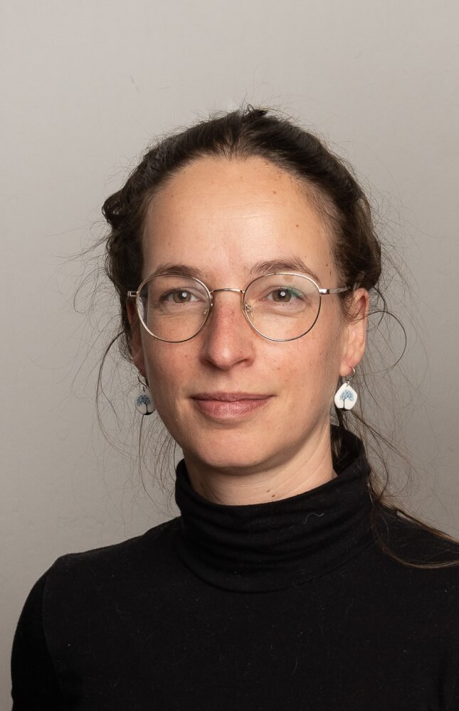 Zu sehen ist Franziska Benack, Co-Schauspieldirektorin und geschäftsführende Dramaturgin Schauspiel am Staatstheater Cottbus.