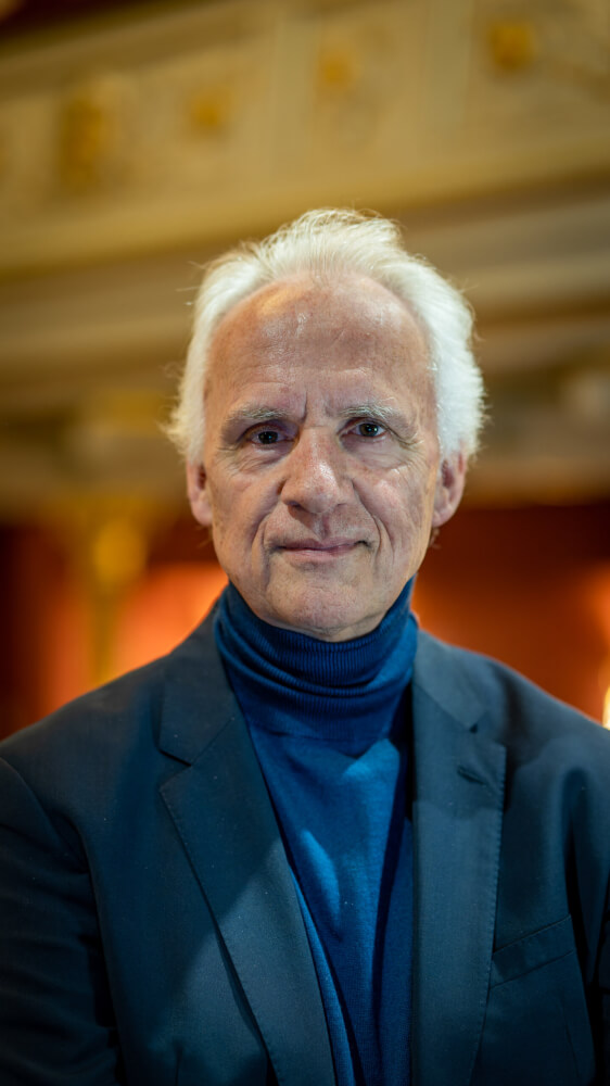 Zu sehen ist Hans Peter Ickrath, Geschäftsführer des Mittelsächsischen Theaters Freiberg/Döbeln