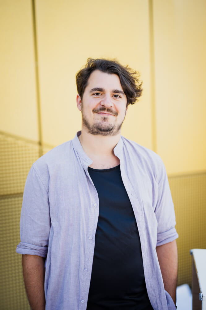 Zu sehen ist Jakob Jokisch, Theaterleiter und Geschäftsführer des Theater Pfütze.