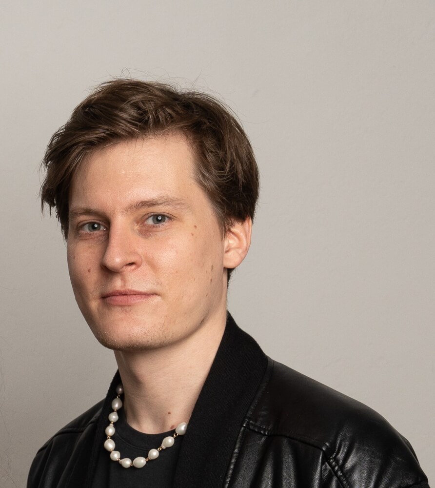 Zu sehen ist Philipp Rosendahl, Co-Schauspieldirektor und Hausregisseur am Staatstheater Cottbus.