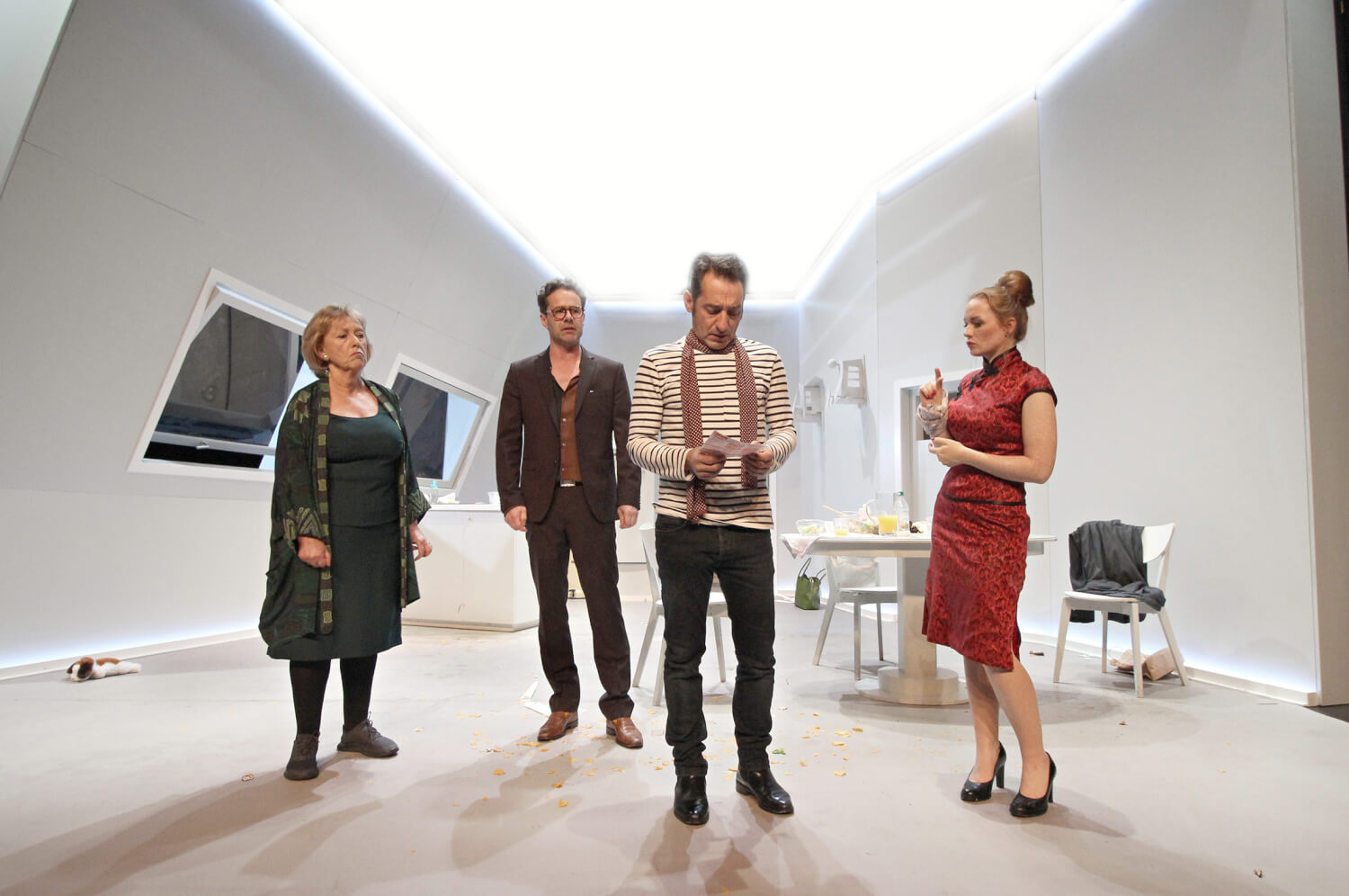 Deutschsprachige Erstaufführung von Flavia Costes „Nein zum Geld“ am Renaissance-Theater Berlin.