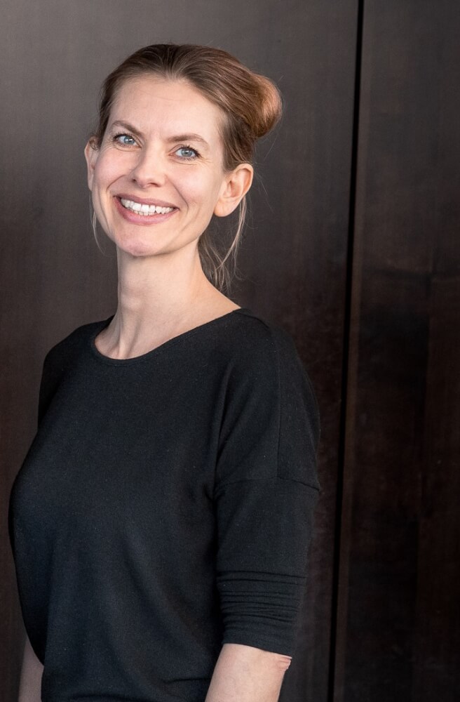 Zu sehen ist Nora Schumacher, Künstlerische Leiterin am Ohnsorg Theater