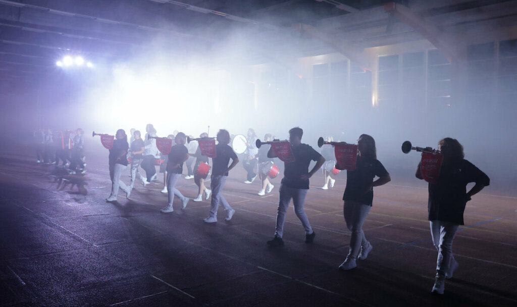 „FestSpiel Aktivist“ in der Niederlausitzhalle.