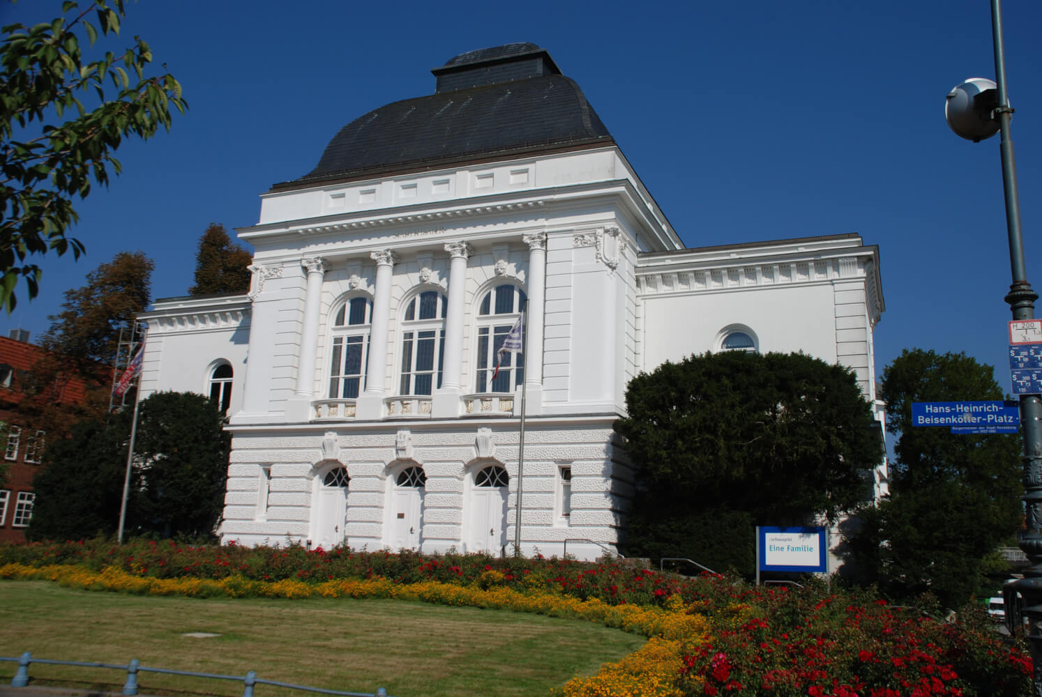 Zu sehen ist das Schleswig-Holsteinische Landestheater in Rendsburg