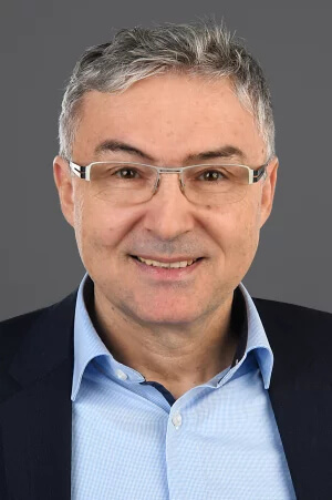 Zu sehen ist ein Porträt von Günter Wohlfarth, Geschäftsführender Direktor des Westfälischen Landestheater Castrop-Rauxel