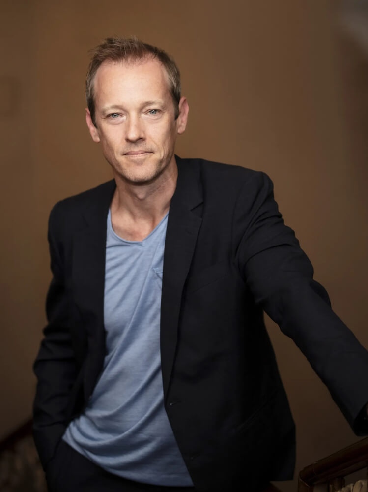 Zu sehen ist Lloyd Riggins, interimischer künstlerischer Ballettdirektor an der Staatsoper Hamburg