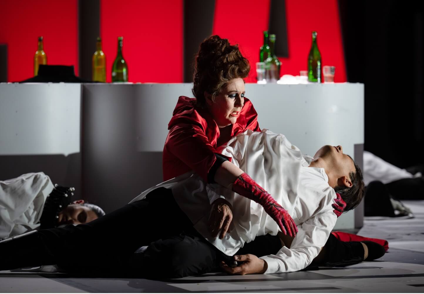 Schlussszene mit Estelle Krüger (Lucrezia) und Sung Min Song (Gennaro)