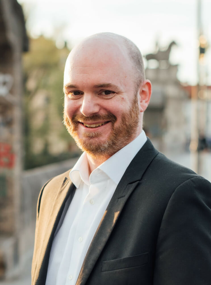 Zu sehen ist Tobias Hell