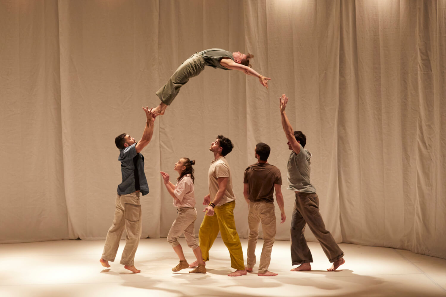 Das Ensemble in „Bello!“