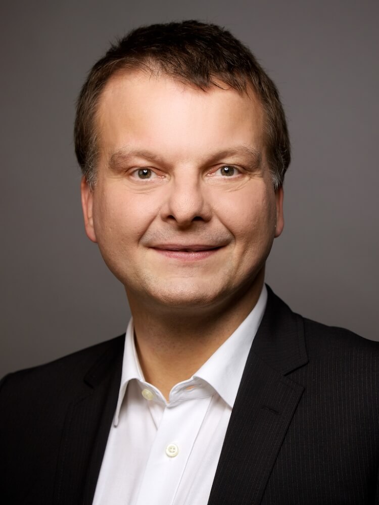 Ein Porträt von Michael Forner, Geschäftsführer der Komödie am Kurfürstendamm.