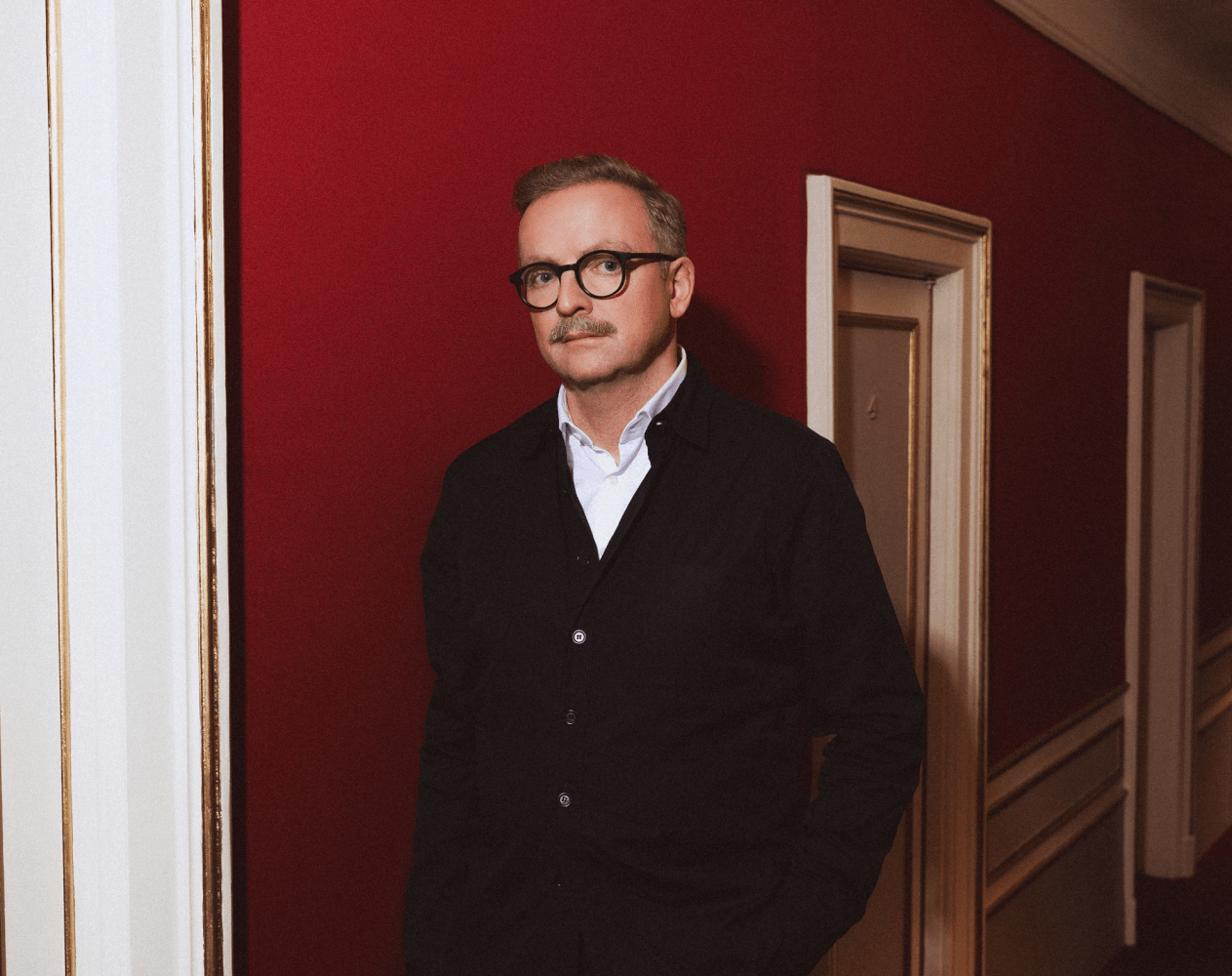 Ein Porträt von Peter Heilker, Intendant der Oper Leipzig ab der Spielzeit 2028/29.