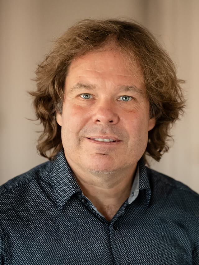 Porträt von Rolf C. Hemke, Künstlerischer Leiter am Theater Vorpommern.