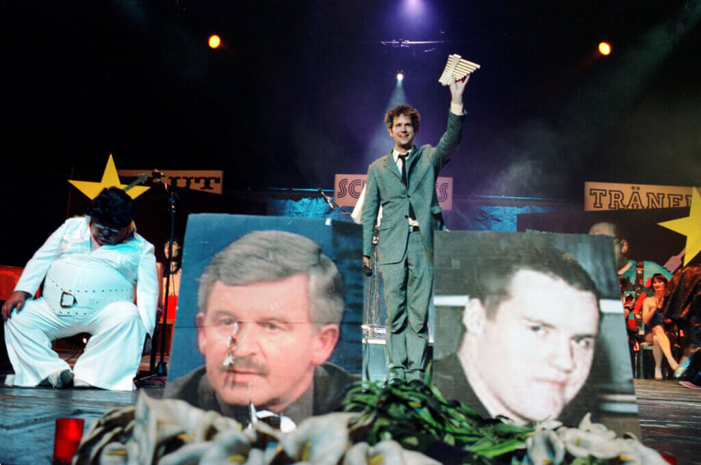 „Quiz 3000 – Du bist die Katastrophe“ von und mit Christoph Schlingensief an der Volksbühne am Rosa-Luxemburg-Platz.