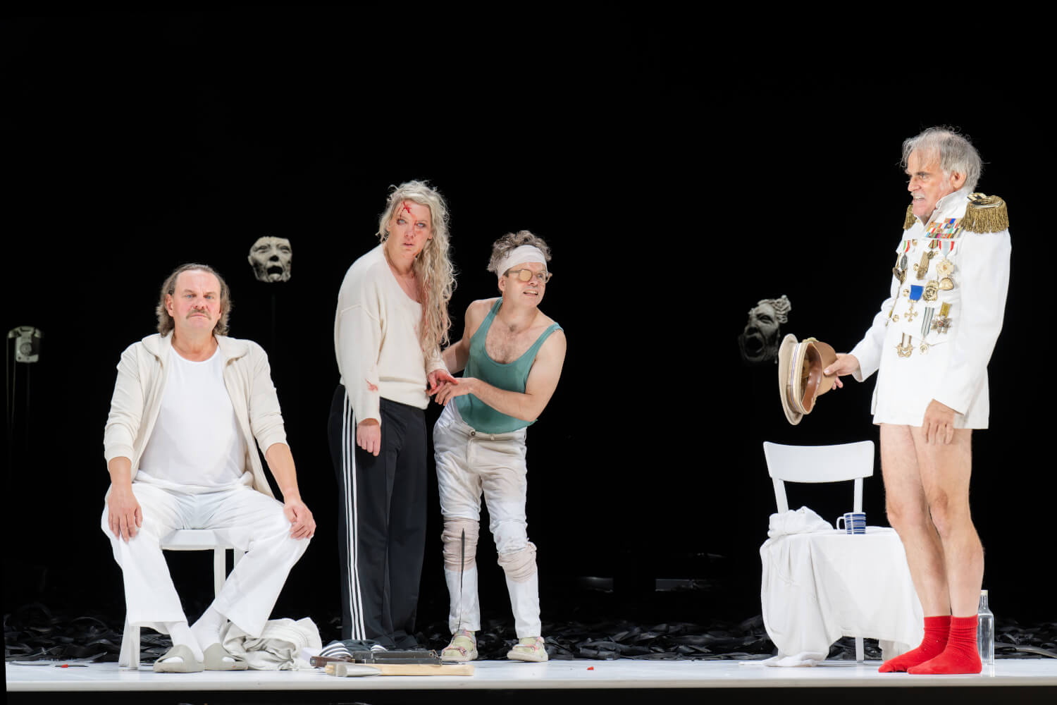 Devid Striesow, Lina Beckmann, Kristof Van Bove und Sebastian Blomberg