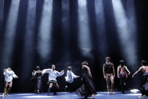 Ensembleszene aus „Orlando“ am Theater Heidelberg